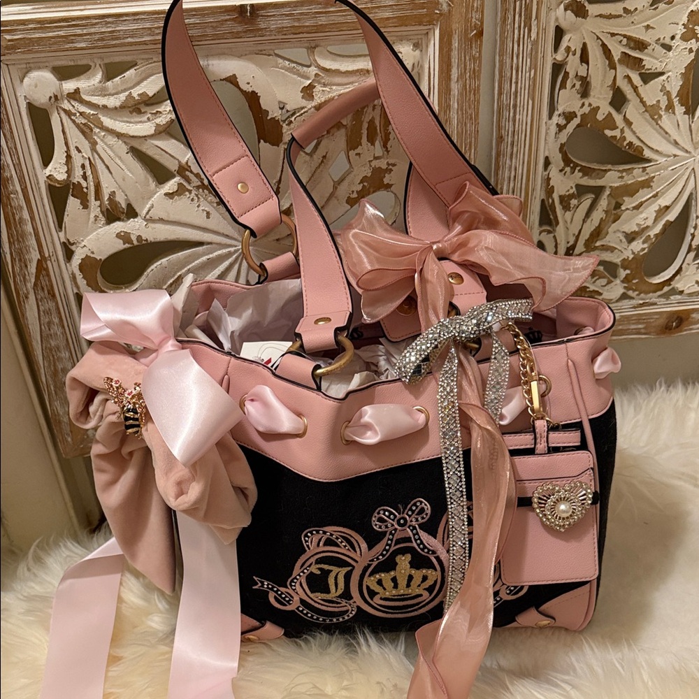 Juicy Couture Pink and Black Daydreamer Bag with sparkly rhinestones & Bows🩷 - Picture 14 of 17